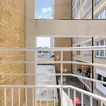 Modern 2-bedroom Near & Center T138 Appartamento *