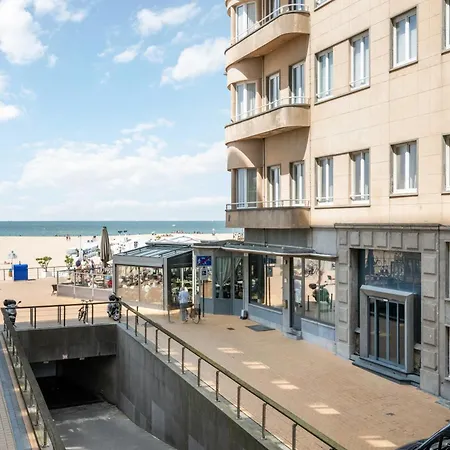 Modern 2-bedroom Near & Center T138 Apartment *