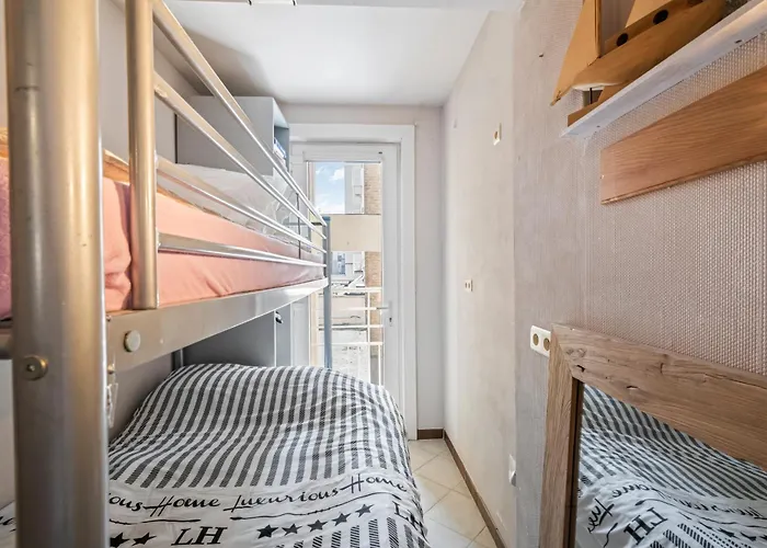 Apartment Modern 2-bedroom Near & Center T138 *