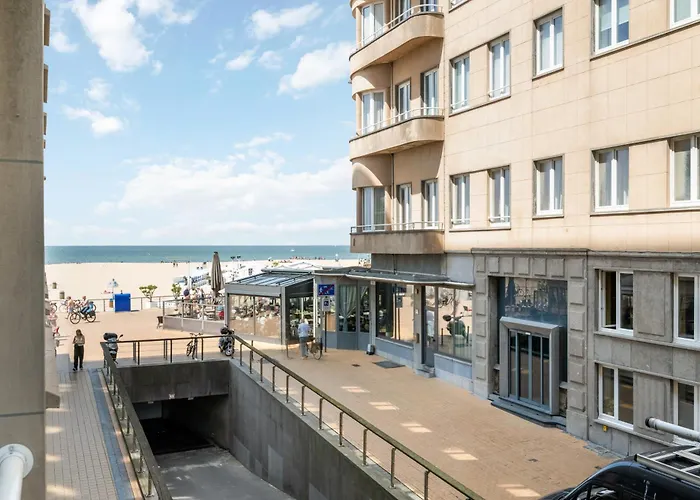 Modern 2-bedroom Near & Center T138 Apartment *